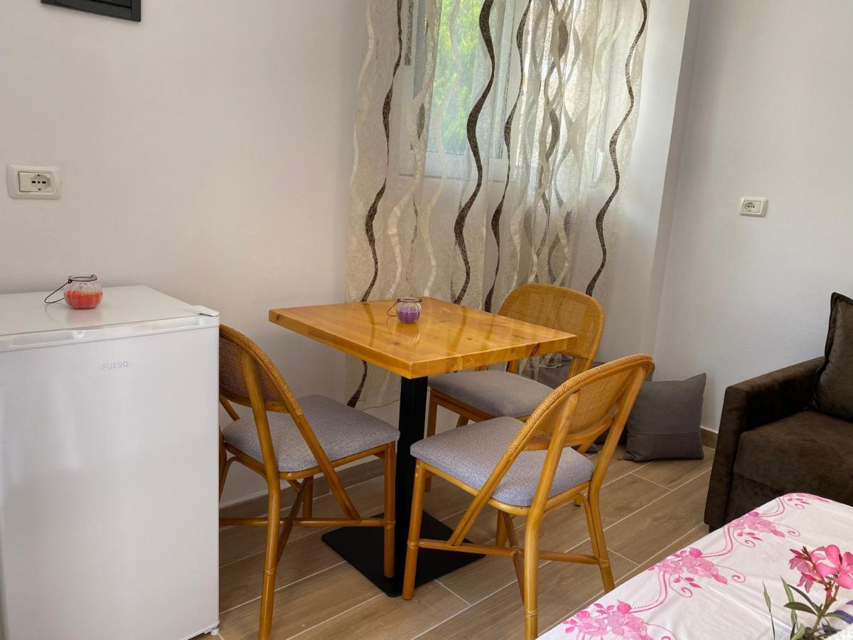 Jona Rooms Himarë Exteriér fotografie