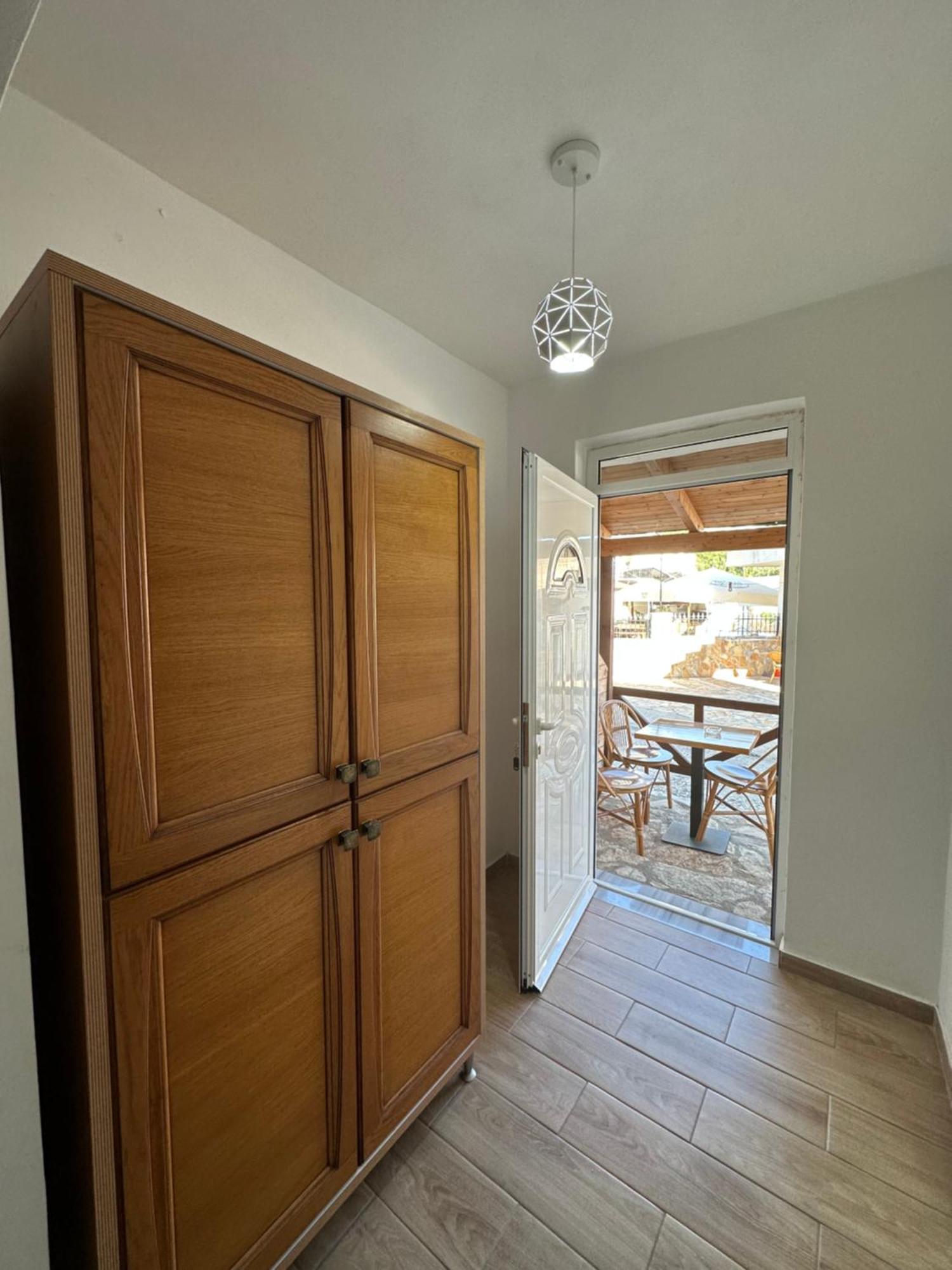 Jona Rooms Himarë Exteriér fotografie