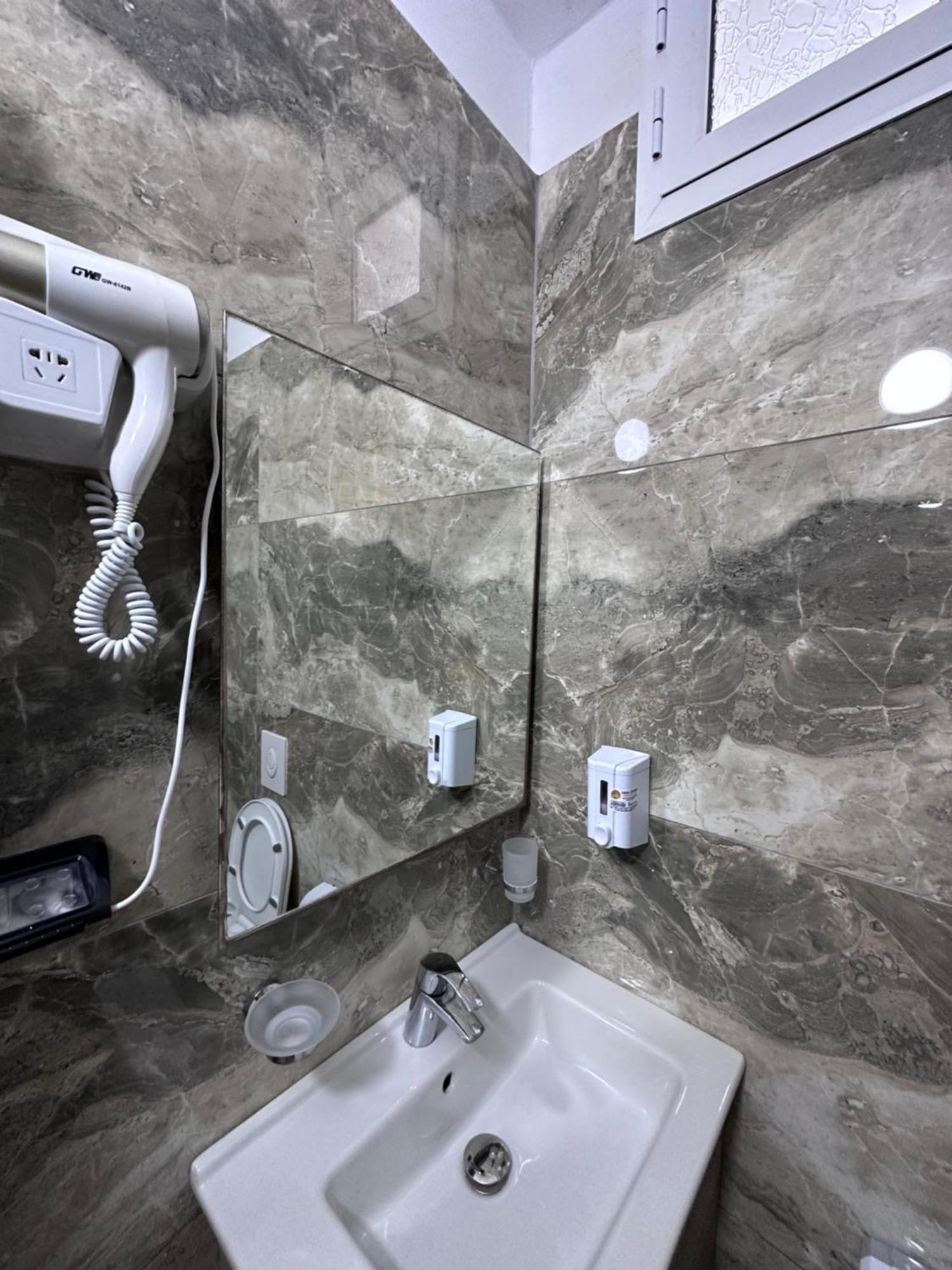 Jona Rooms Himarë Exteriér fotografie