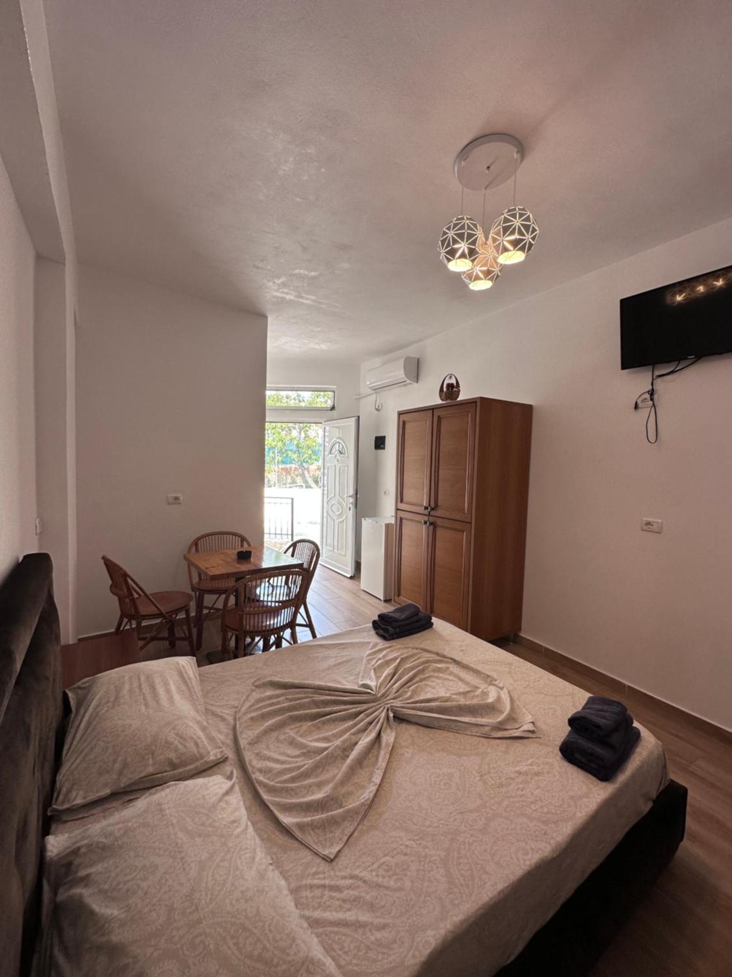 Jona Rooms Himarë Exteriér fotografie